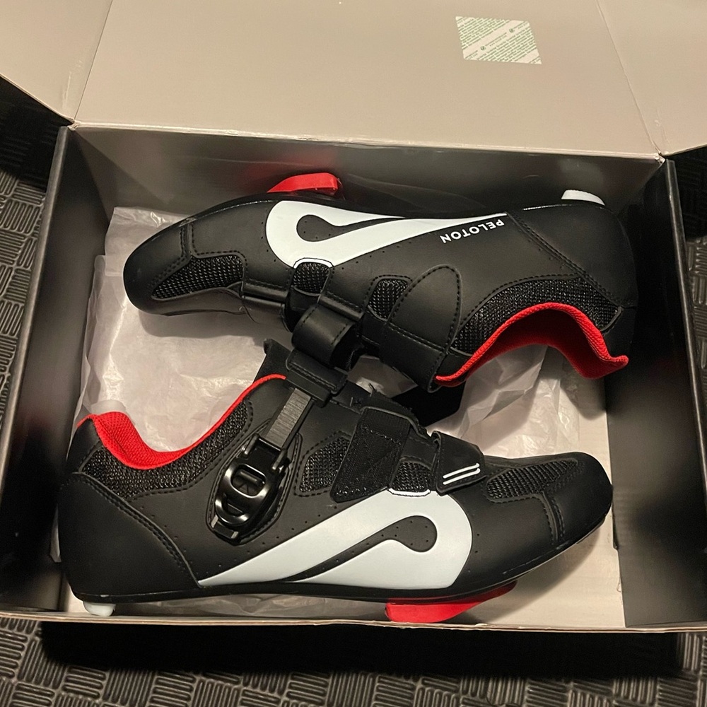 Mens peleton cycling shoes size 45 or 11.5